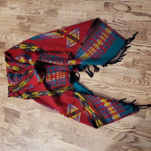 (OS) Fringe Trim Hooded Poncho Assymetrical Hem Bohemian Patterned Cozy Soft - Picture 4 of 4